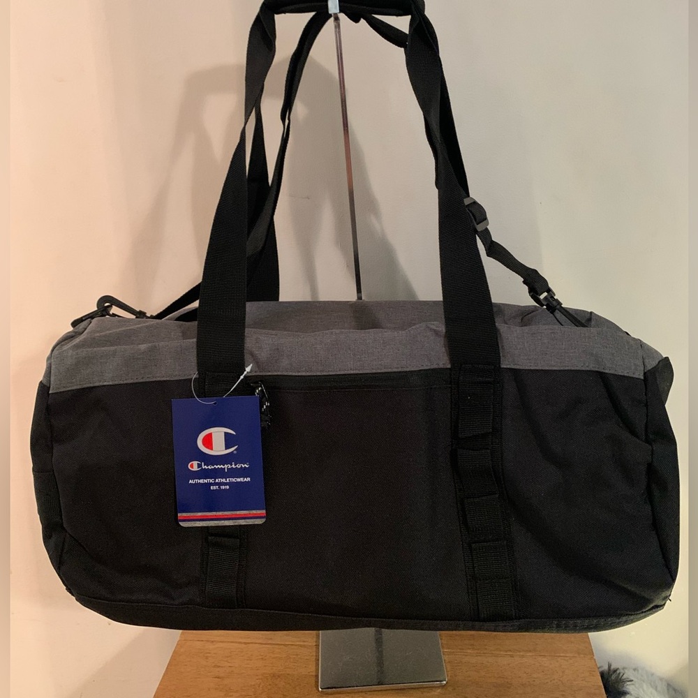 Champion Duffel Bag NWT Adjustable Straps Inside Pockets